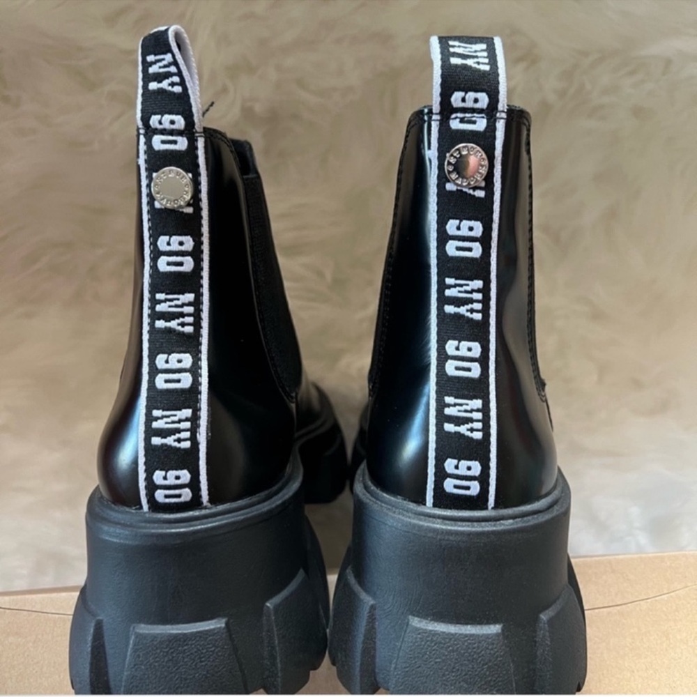 New! Steve Madden “Tusk” Black Chunky Lug Sole Chelsea Boots - Picture 12 of 14